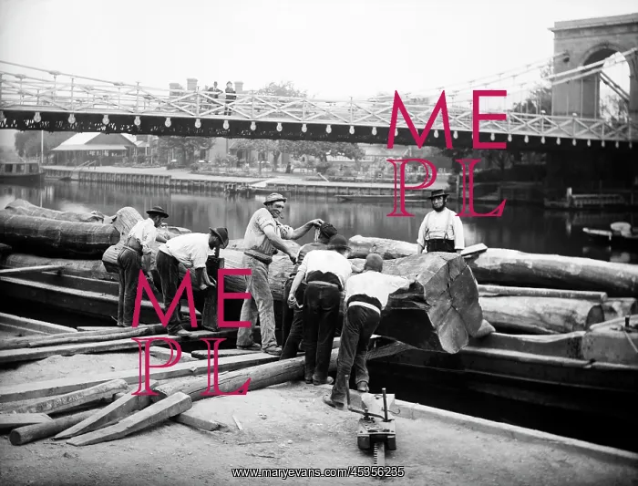 : Rivermen at Marlow Bridge : Rivermen at Marlow Bridge