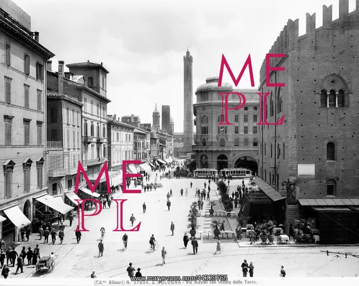 : Italy. Via Rizzoli with a view of the Towers : Italy. Via Rizzoli with a view of the Towers