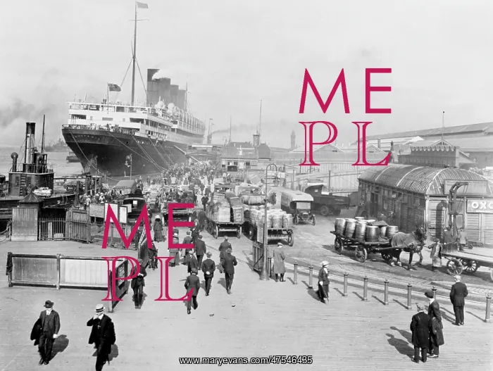 : RMS Aquitania, Liverpool docks : RMS Aquitania, Liverpool docks