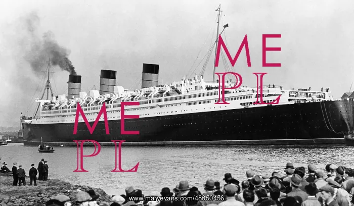 : RMS Queen Mary on the Clyde, 1936 : RMS Queen Mary on the Clyde, 1936