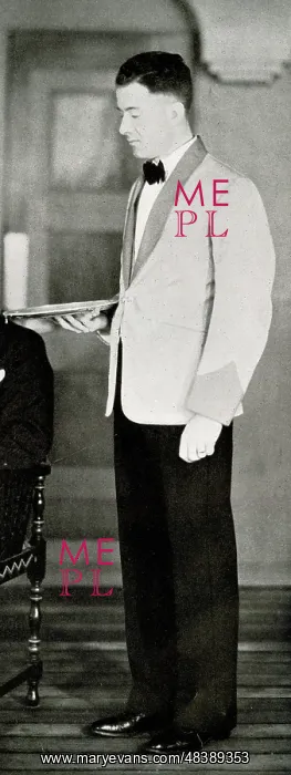  : RMS Queen Mary, steward at work
