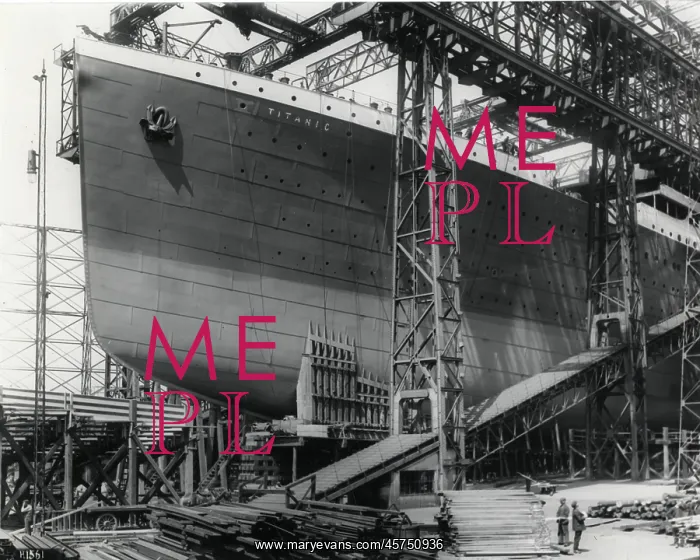 : RMS Titanic under construction, Harland and Wolff : RMS Titanic under construction, Harland and Wolff