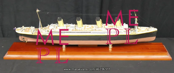 : RMS Titanic - replica model : RMS Titanic - replica model
