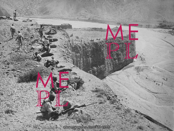 : Road construction in India, 1935 : Road construction in India, 1935