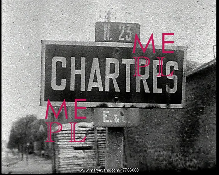: Road Sign Reading - Chartres : Road Sign Reading - Chartres