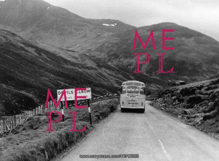 : Road sign in Scottish Highlands, Devil's Elbow : Road sign in Scottish Highlands, Devil's Elbow