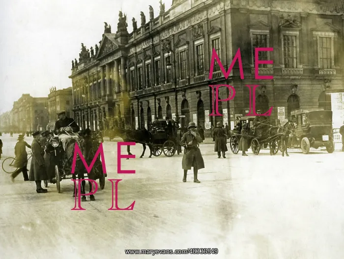 : Roadside check before the Zeughaus in Berlin, 1919 : Roadside check before the Zeughaus in Berlin, 1919