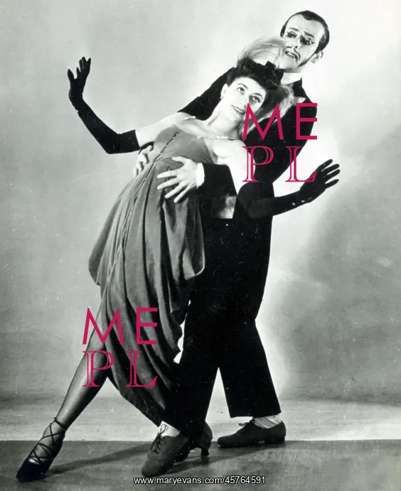  : Robert Helpmann and Margot Fonteyn in Facade