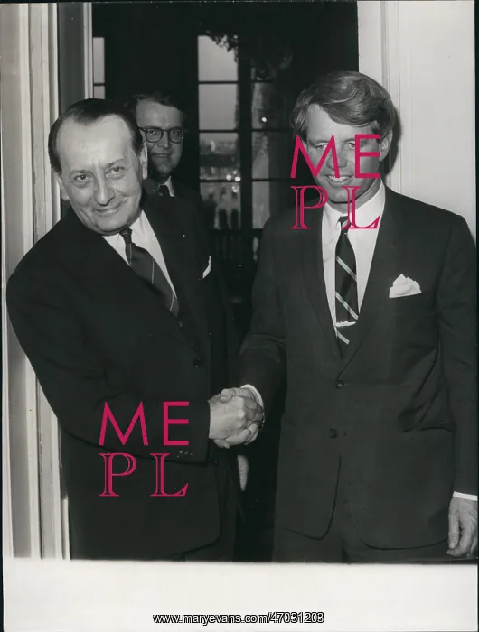 : Robert Kennedy in France : Robert Kennedy in France