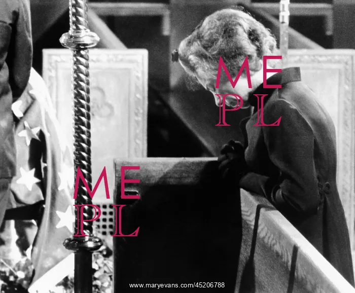 : Robert Kennedy's funeral. Widowed Ethel ? : Robert Kennedy's funeral. Widowed Ethel ?