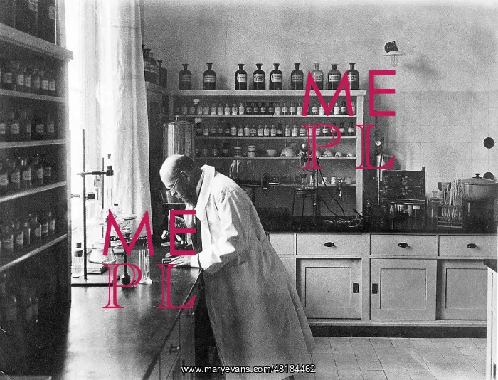 : Robert Koch in his laboratory : Robert Koch in his laboratory