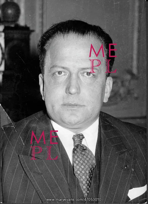 : Robert Lacoste : Robert Lacoste