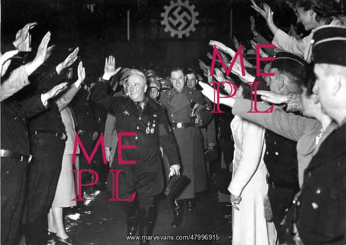 : Robert Ley greeted by honour guard, Gdansk Theatre, WW2 : Robert Ley greeted by honour guard, Gdansk Theatre, WW2