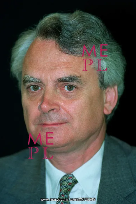  : Robert Maclennan MP