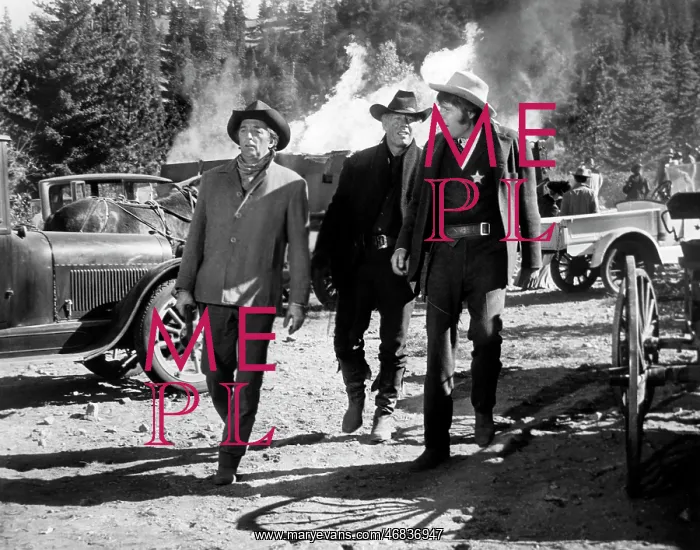: Robert Mitchum - George Kennedy - Dick Peabody : Robert Mitchum - George Kennedy - Dick Peabody