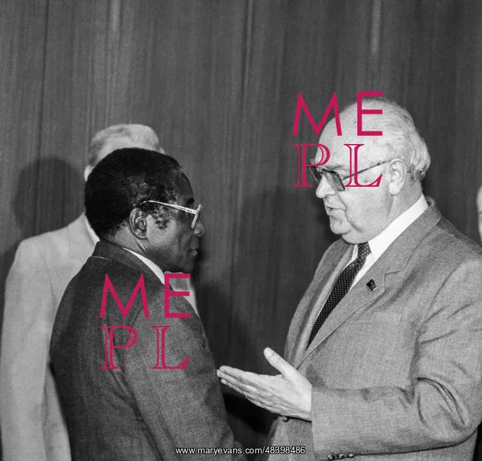 : Robert Mugabe Visiting USSR : Robert Mugabe Visiting USSR