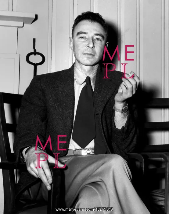 : Robert Oppenheimer at the Clinton Engineer Works : Robert Oppenheimer at the Clinton Engineer Works