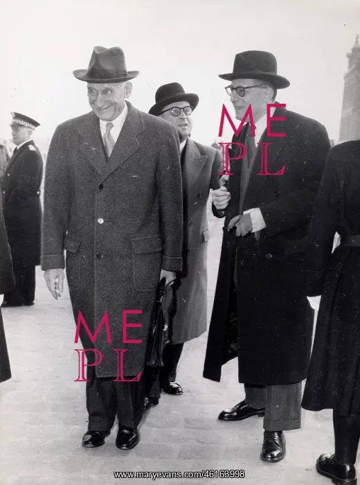 : Robert Schuman and Maurice Schumann at Versailles : Robert Schuman and Maurice Schumann at Versailles