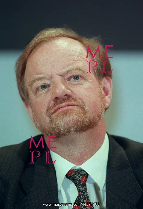  : Robin Cook MP