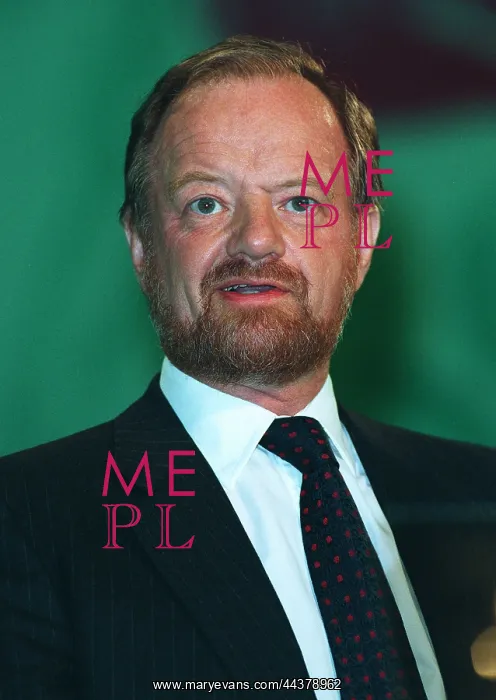  : Robin Cook MP