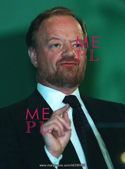  : Robin Cook MP