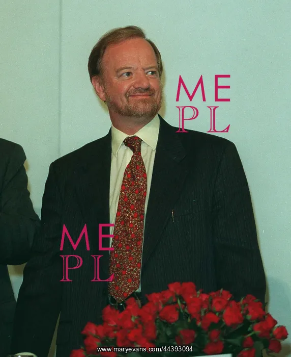  : Robin Cook MP