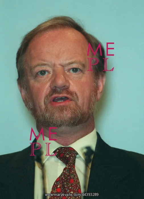  : Robin Cook MP