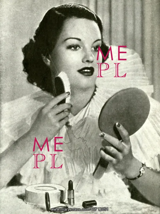 : Rochelle Hudson, C20th Fox star, applying Max Factor make up : Rochelle Hudson, C20th Fox star, applying Max Factor make up