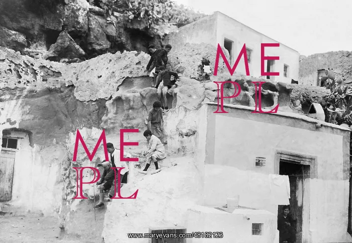 : Rock apartment in Almeria, 1932 : Rock apartment in Almeria, 1932
