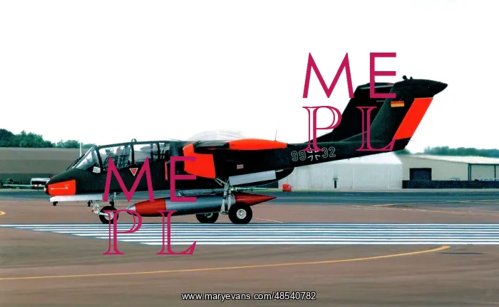 : Rockwell OV-10B Bronco 99+32 : Rockwell OV-10B Bronco 99+32