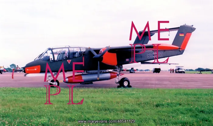 : Rockwell OV-10B Bronco 99+32 : Rockwell OV-10B Bronco 99+32