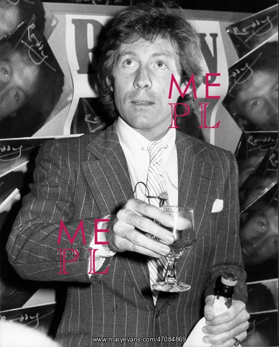 : Roddy Llewellyn : Roddy Llewellyn