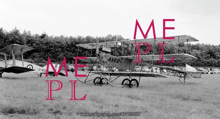 : Roe IV Triplane replica - G-ARSG : Roe IV Triplane replica - G-ARSG