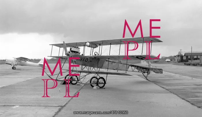 : Roe IV Triplane replica G-ARSG : Roe IV Triplane replica G-ARSG