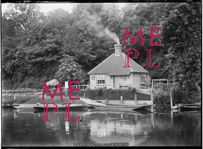 : Roebuck Ferry Cottage, Tilehurst, Reading, Reading : Roebuck Ferry Cottage, Tilehurst, Reading, Reading