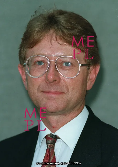  : Roger Berry MP