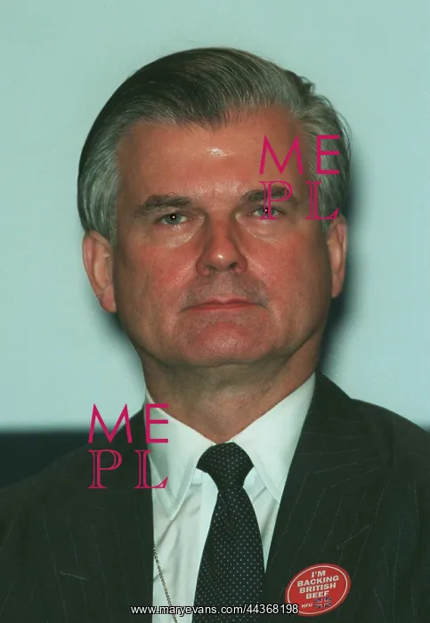  : Roger Freeman MP