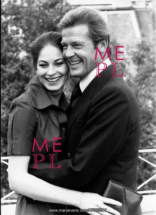 : Roger Moore and Barbara Kellerman, co-stars in film : Roger Moore and Barbara Kellerman, co-stars in film