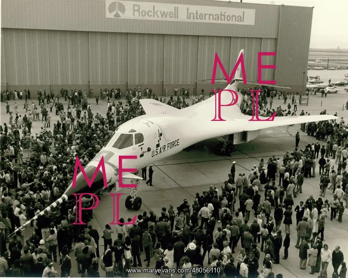 : Roll-out of the first Rockwell B-1A 74-0158 : Roll-out of the first Rockwell B-1A 74-0158