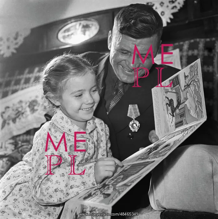 : Rollerman D. Gorbunov with his daughter : Rollerman D. Gorbunov with his daughter