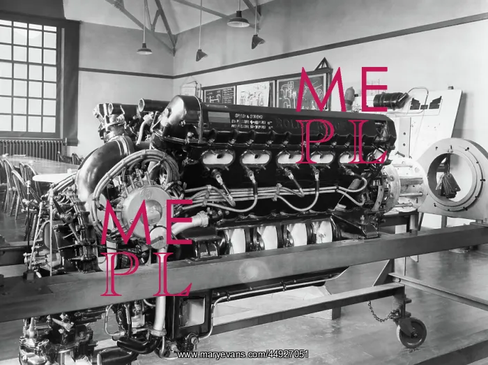: Rolls-Royce Kestrel Supercharged Aero-Engine on a Trolle? : Rolls-Royce Kestrel Supercharged Aero-Engine on a Trolle?
