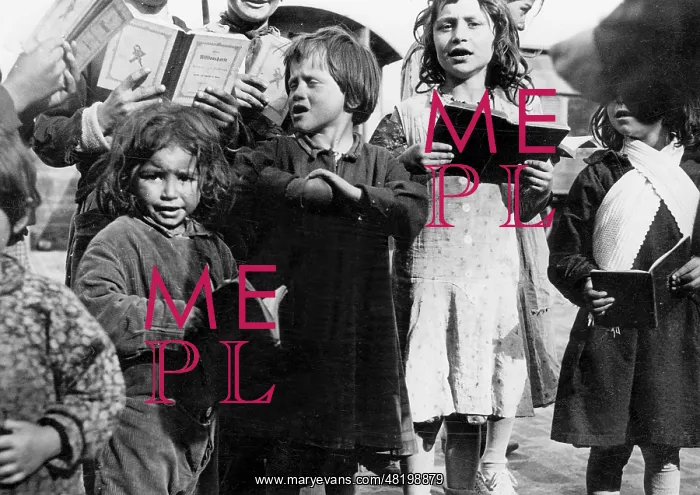 : Roma children singing, 1932 : Roma children singing, 1932
