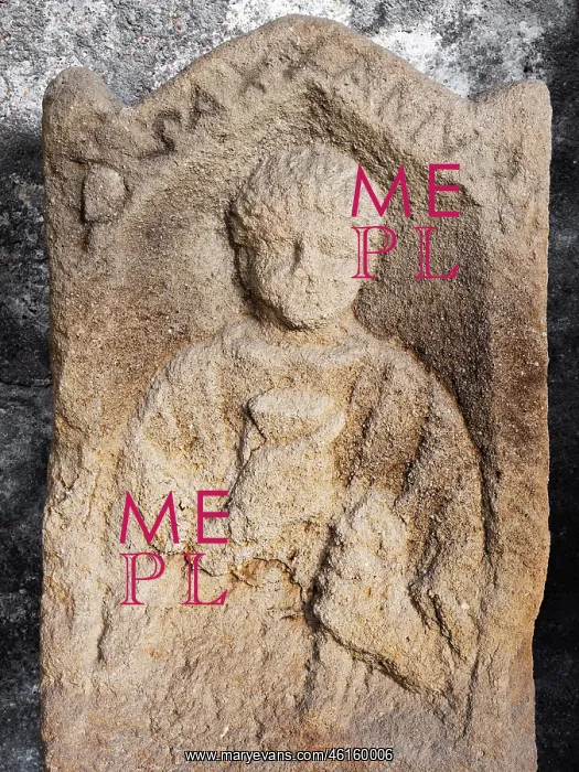 : Roman tombstone, Musee Lapidaire Saint-Nicolas, Autun : Roman tombstone, Musee Lapidaire Saint-Nicolas, Autun