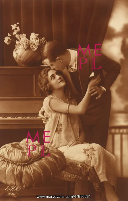 : Romantic Couple in Sepia : Romantic Couple in Sepia