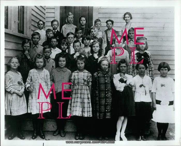 : Ronald Reagan as a boy in school group photo : Ronald Reagan as a boy in school group photo