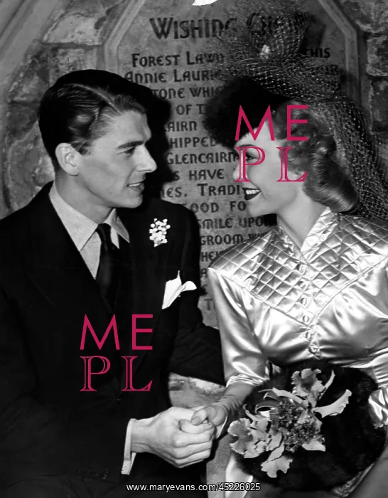 : Ronald Reagan, Jane Wyman at their wedding ? : Ronald Reagan, Jane Wyman at their wedding ?