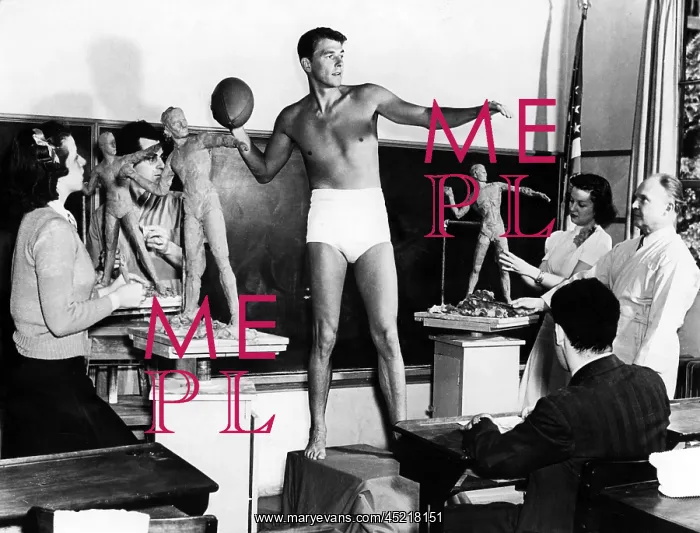 : Ronald Reagan posing for a sculpture class, ? : Ronald Reagan posing for a sculpture class, ?
