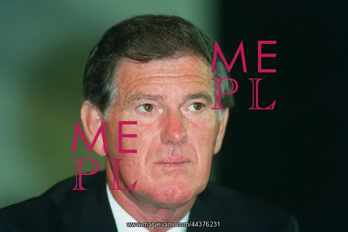  : Ronnie Fearn MP
