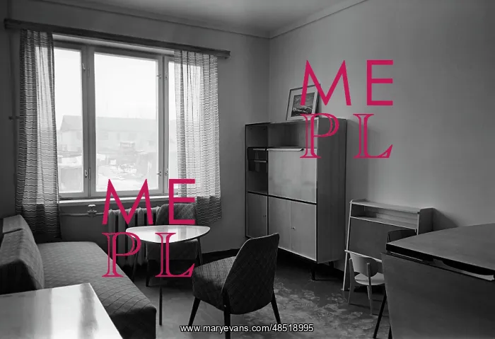 : Room in an apartment building : Room in an apartment building