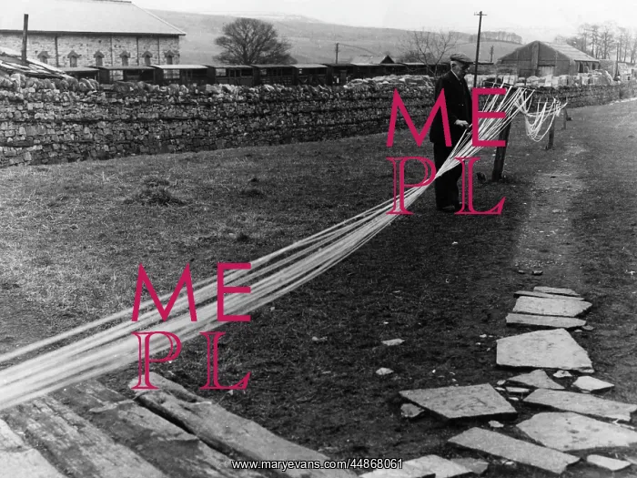 : ROPE MAKER : ROPE MAKER